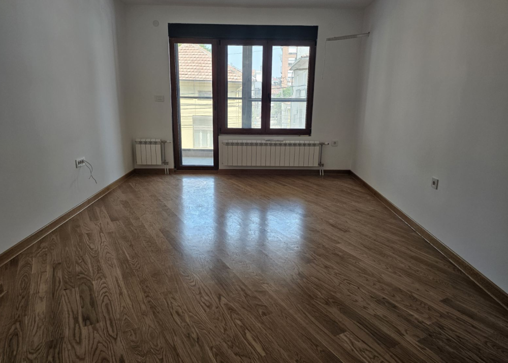 Slika 9 - Crveni Pevac, u blizini Delta Planeta, Četvorosoban stan na prodaju, 88m2, 202.400€