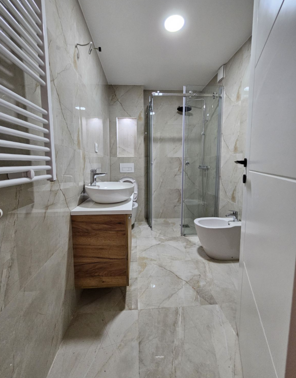 Slika 10 - Crveni Pevac, u blizini Delta Planeta, Četvorosoban stan na prodaju, 88m2, 202.400€
