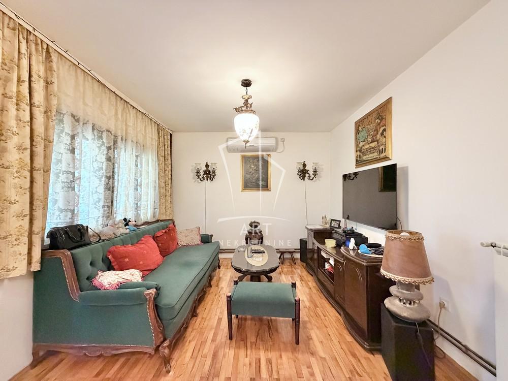 Slika 1 - Prizrenska,  Kuća na prodaju, 325m2, 310.000€