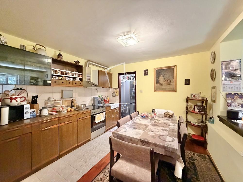 Slika 5 - Prizrenska,  Kuća na prodaju, 325m2, 310.000€