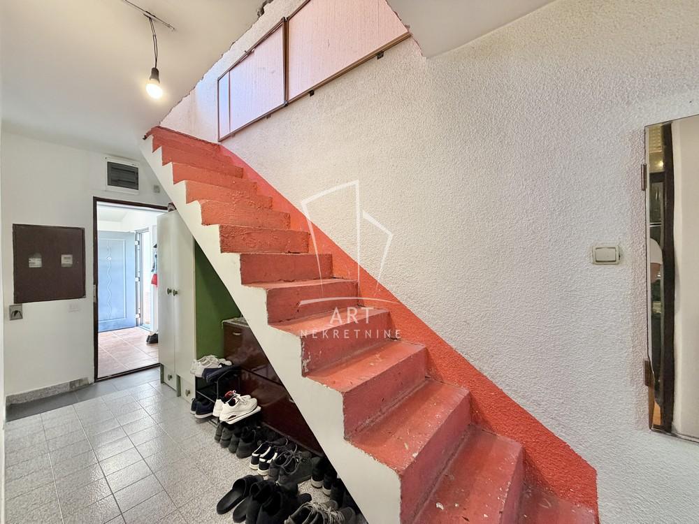 Slika 8 - Prizrenska,  Kuća na prodaju, 325m2, 310.000€