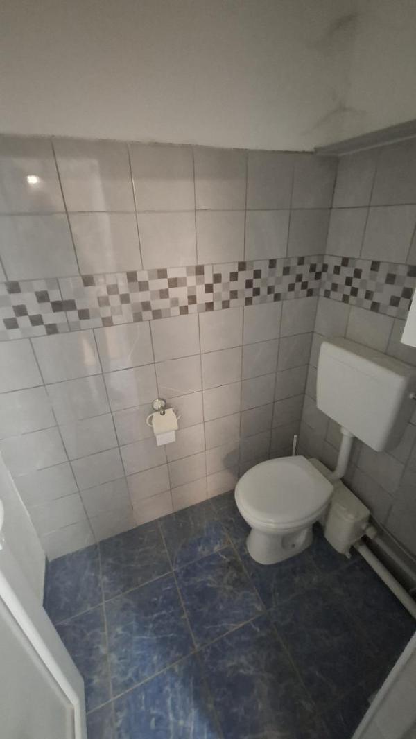 Slika 6 -  Lokal za izdavanje, 140m2, 700€
