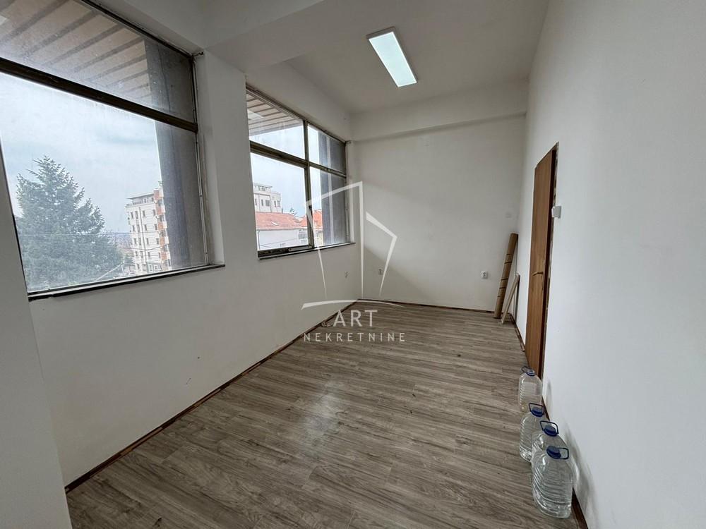 Slika 6 - Mite Ružića,  Lokal za izdavanje, 400m2, 4.000€