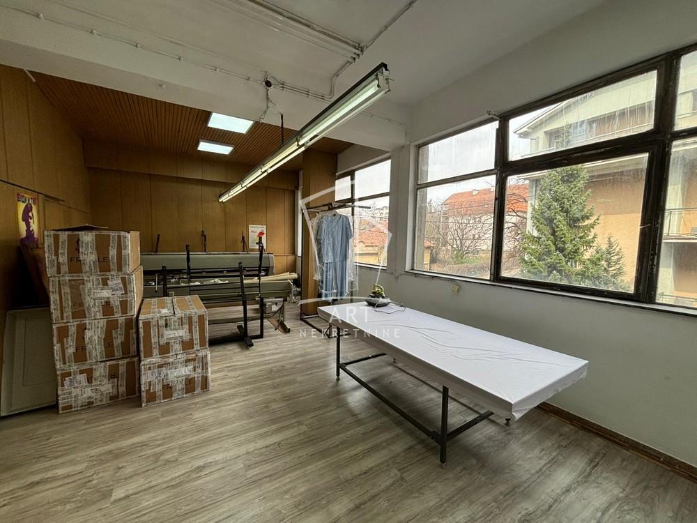 Slika 8 - Mite Ružića,  Lokal za izdavanje, 400m2, 4.000€