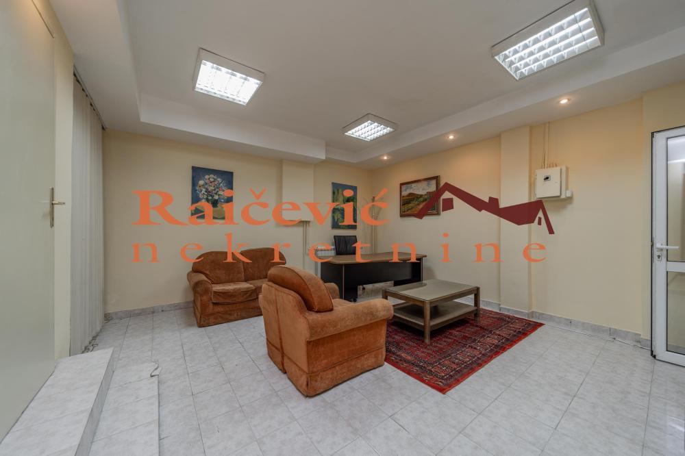 Slika 1 - Skender Begova,  Lokal za izdavanje, 84m2, 700€