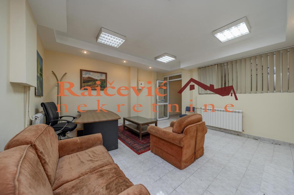 Slika 2 - Skender Begova,  Lokal za izdavanje, 84m2, 700€