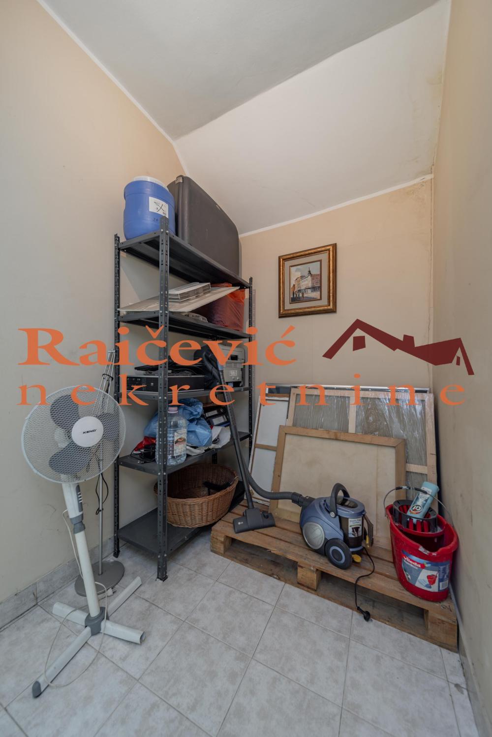 Slika 3 - Skender Begova,  Lokal za izdavanje, 84m2, 700€