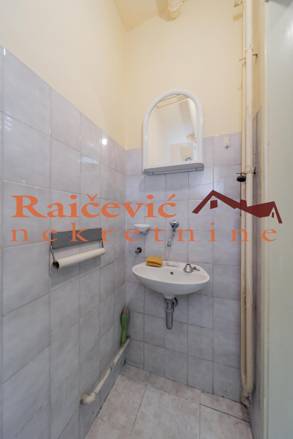 Slika 5 - Skender Begova,  Lokal za izdavanje, 84m2, 700€