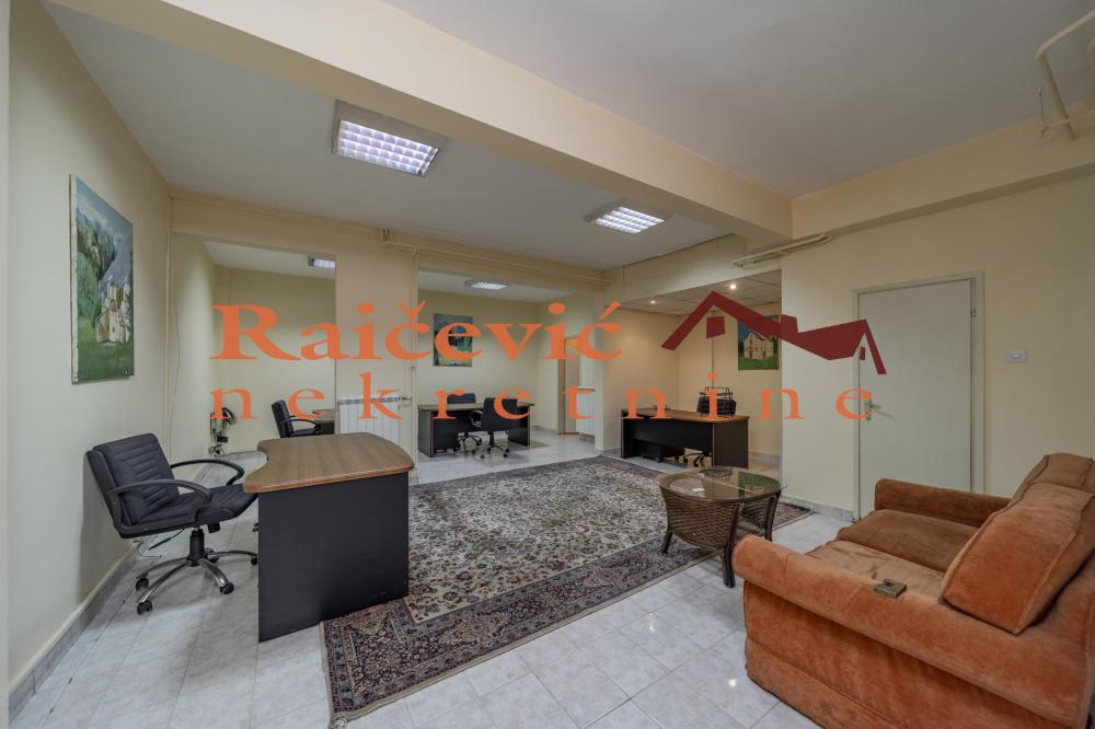 Slika 8 - Skender Begova,  Lokal za izdavanje, 84m2, 700€