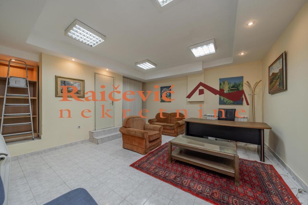 Glavna slika -Skender Begova,  Lokal za izdavanje, 84m2, 700€