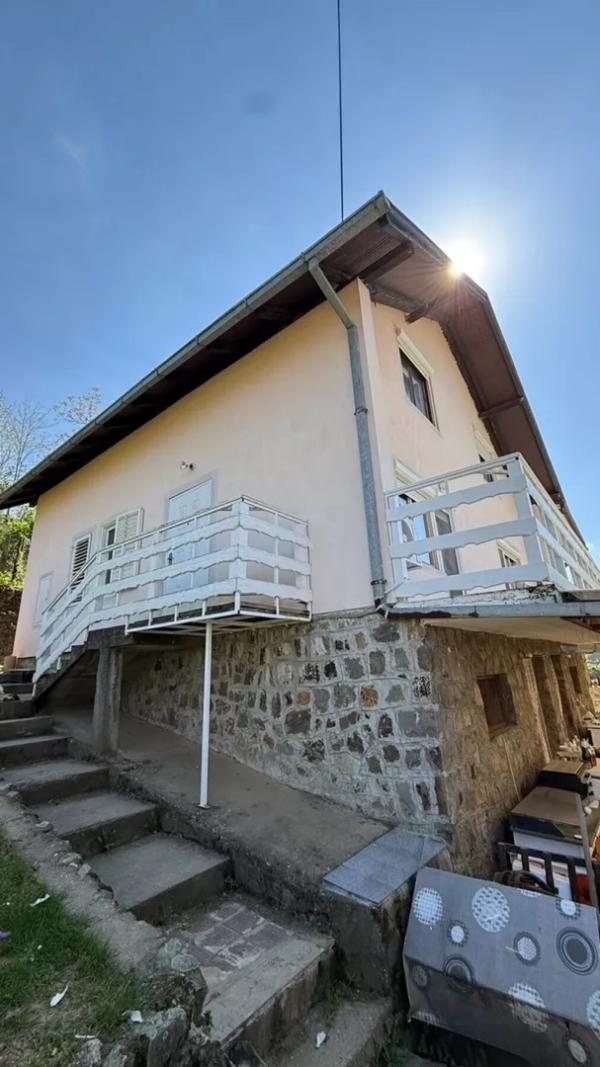 Slika 1 - Artiljevo, Kuća na prodaju, 197m2, 220.000€