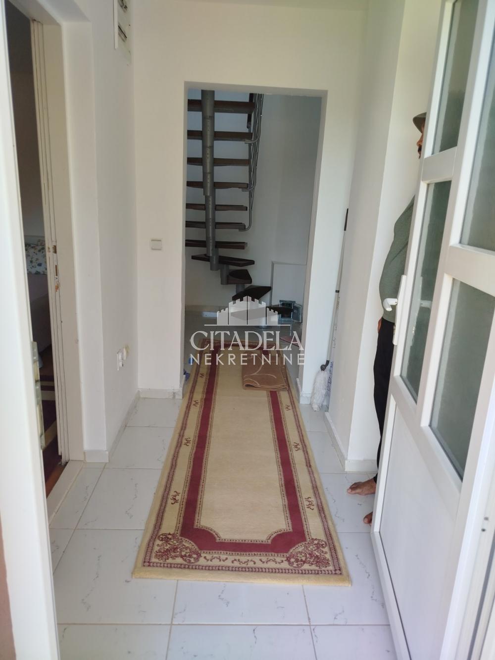 Slika 4 - Ratka Jevtića, Kuća na prodaju, 200m2, 125.000€