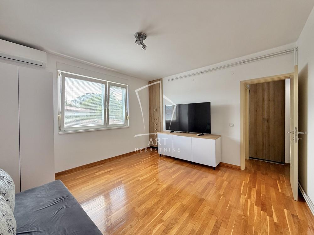 Slika 5 - Radoja Domanovića, Četvorosoban stan na prodaju, 87m2, 350.000€