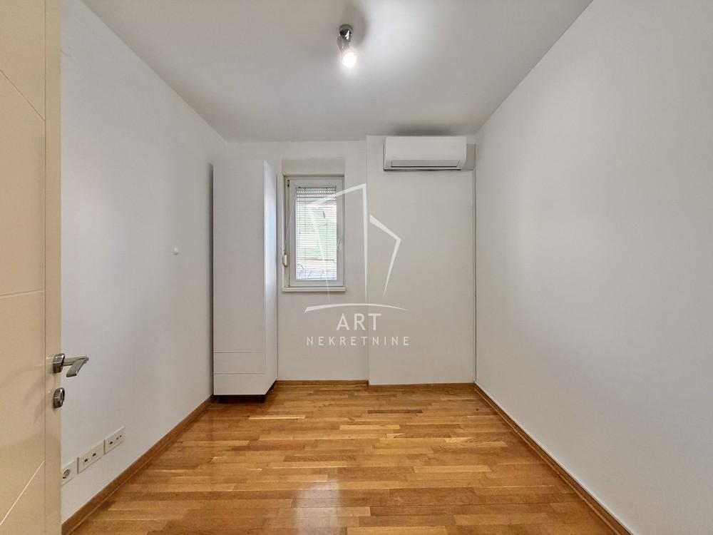 Slika 6 - Radoja Domanovića, Četvorosoban stan na prodaju, 87m2, 350.000€