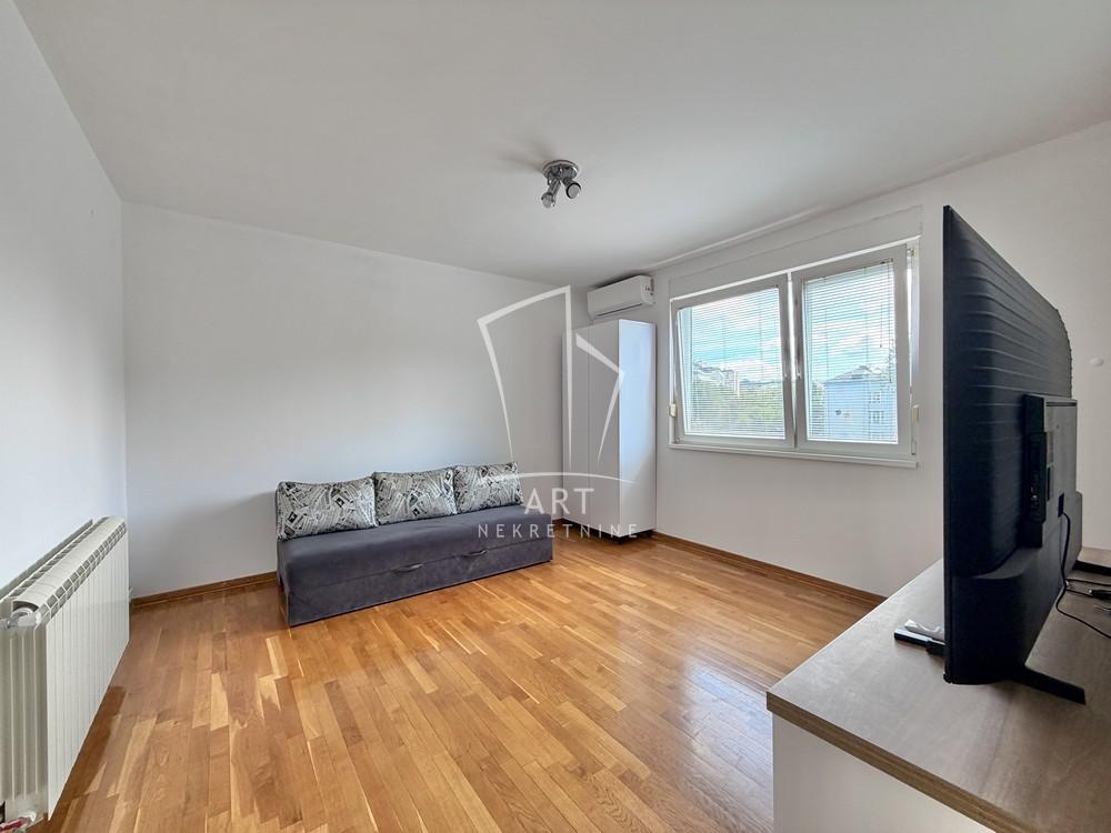 Slika 8 - Radoja Domanovića, Četvorosoban stan na prodaju, 87m2, 350.000€