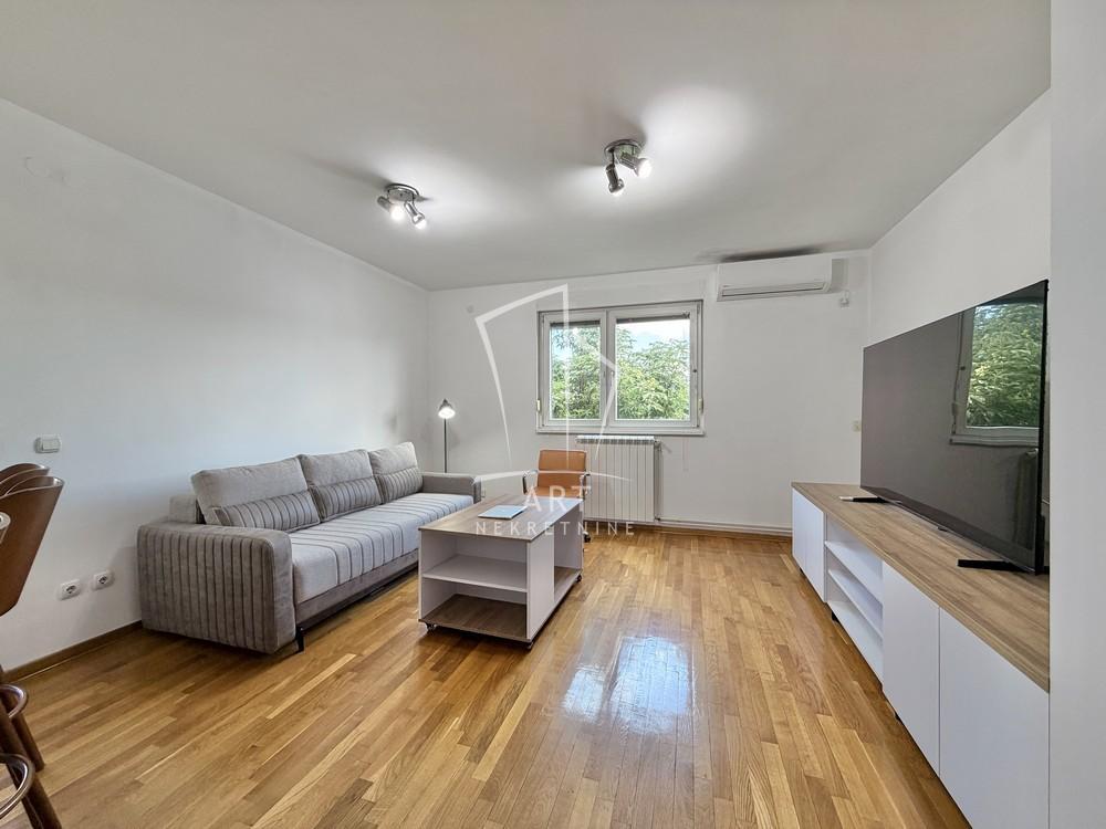 Glavna slika -Radoja Domanovića, Četvorosoban stan na prodaju, 87m2, 350.000€