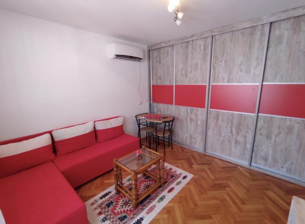 Slika 1 - Toplička, Jednoiposoban stan za izdavanje, 37m2, 400€
