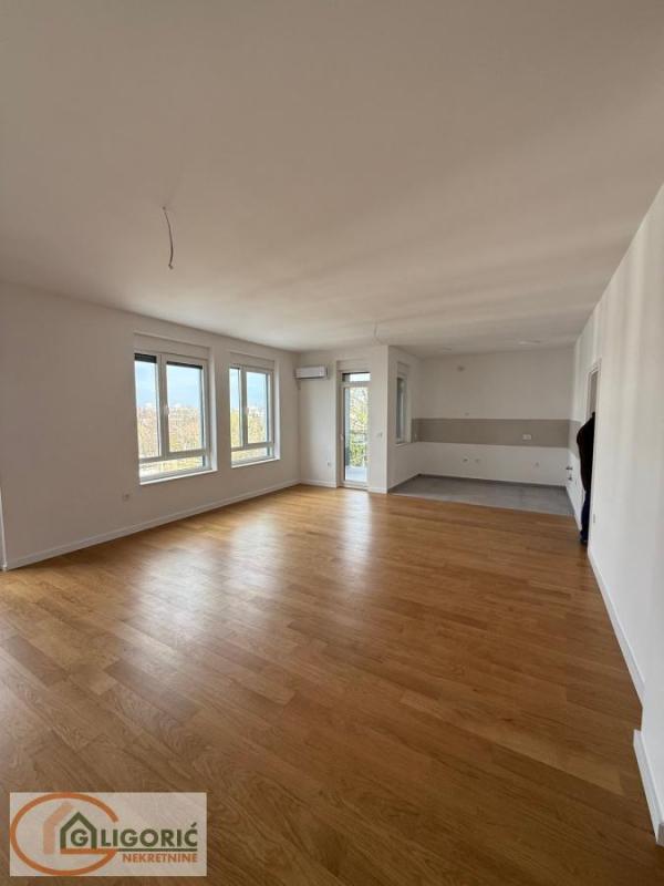 Glavna slika -Četvorosoban stan na prodaju, 113m2, 327.700€