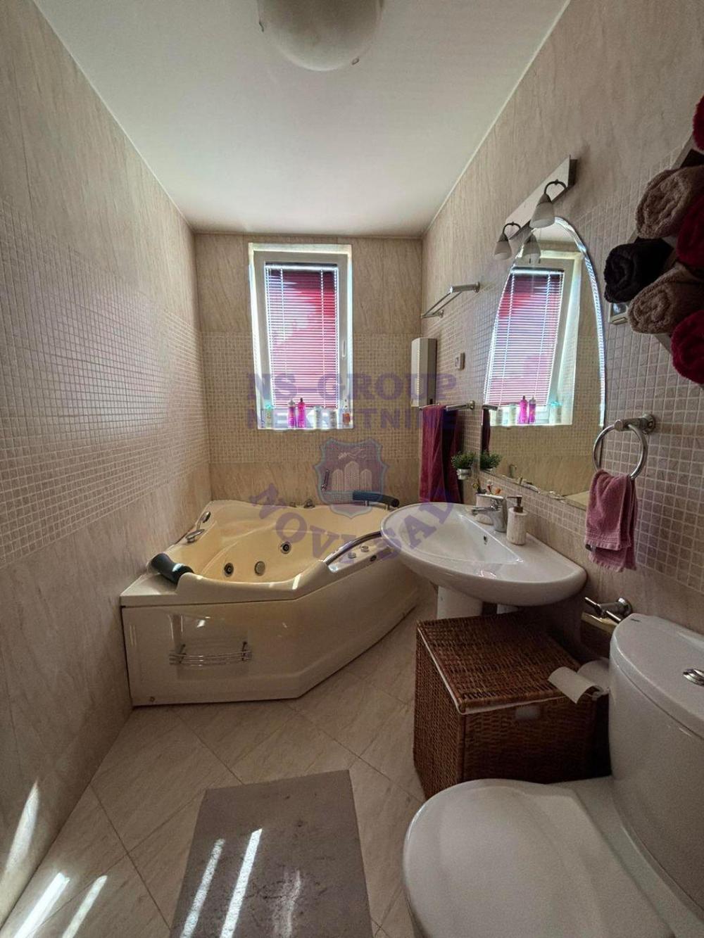 Slika 1 - Četvorosoban stan na prodaju, 1115m2, 299.730€