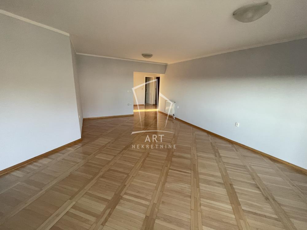 Slika 1 - Mihaila Avramovića, Četvorosoban stan za izdavanje, 123m2, 1.000€