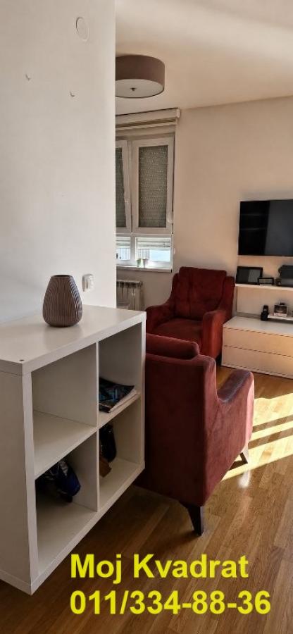Slika 1 - Trosoban stan za izdavanje, 107m2, 750€