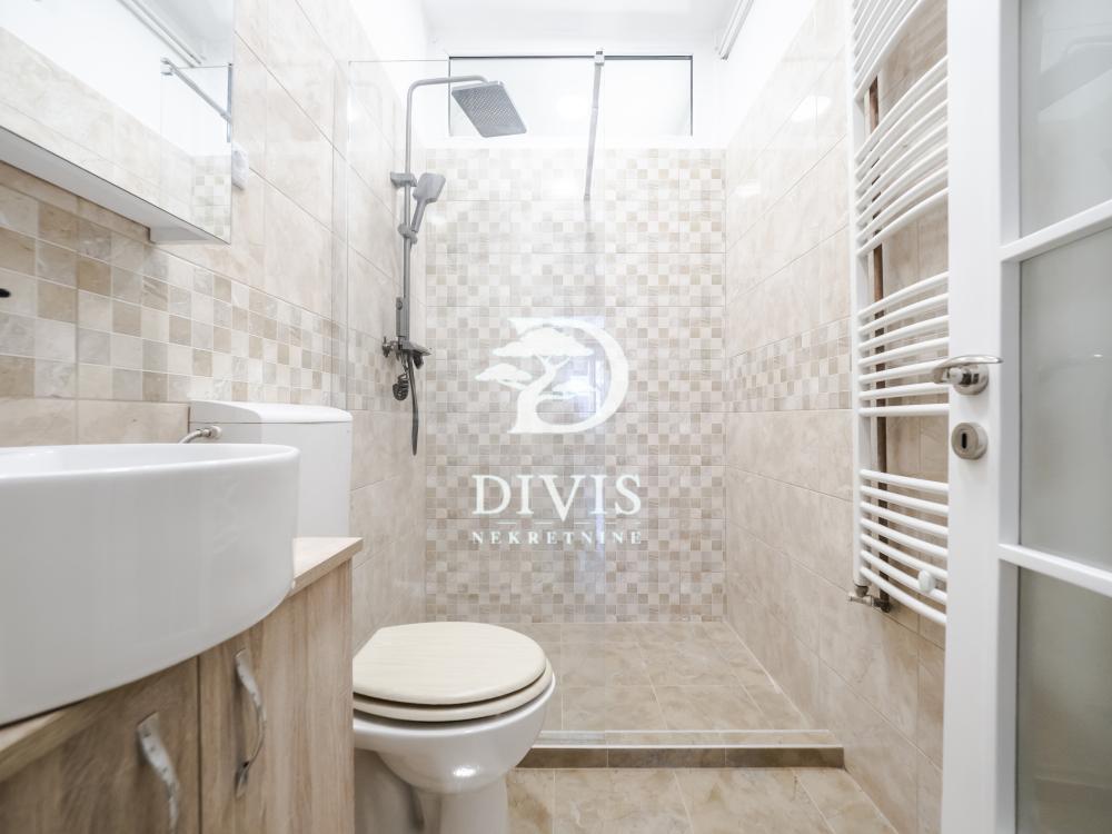 Slika 6 - Cetinjska, Četvorosoban stan na prodaju, 65m2, 350.000€