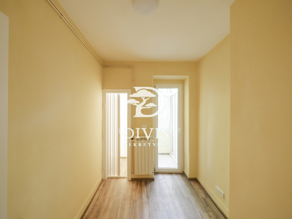 Slika 2 - Cetinjska, Četvorosoban stan na prodaju, 65m2, 350.000€