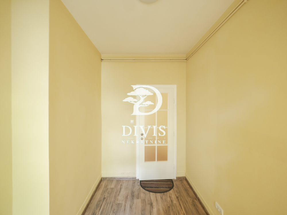 Slika 3 - Cetinjska, Četvorosoban stan na prodaju, 65m2, 350.000€