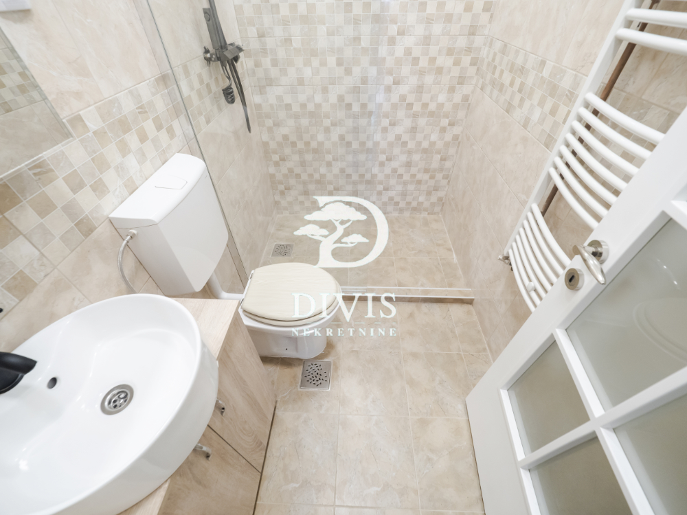 Slika 7 - Cetinjska, Četvorosoban stan na prodaju, 65m2, 350.000€