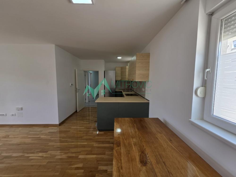Slika 5 - Četvorosoban stan na prodaju, 74m2, 165.000€