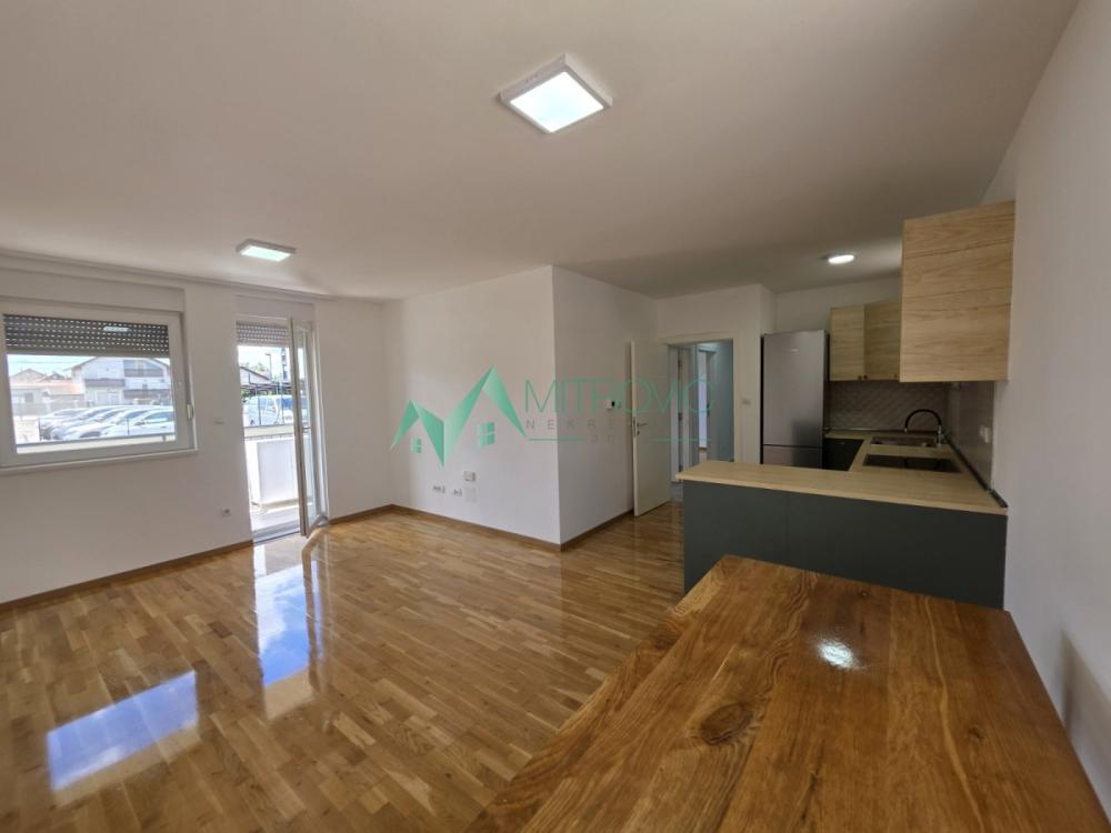 Slika 1 - Četvorosoban stan na prodaju, 74m2, 165.000€