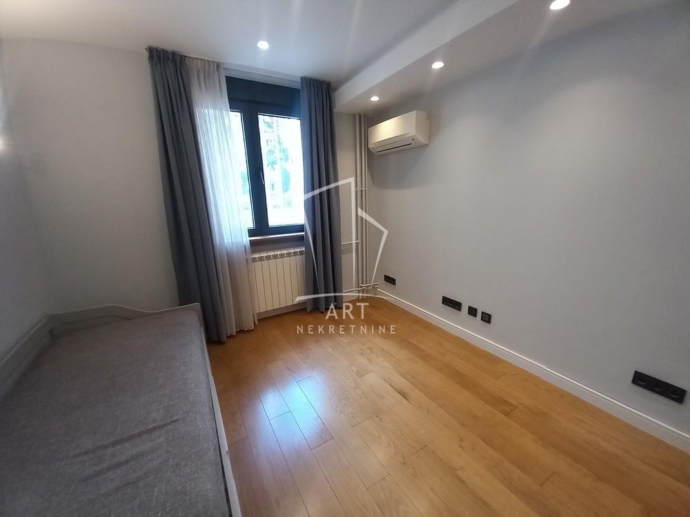 Slika 9 - Dositejeva, Trosoban stan za izdavanje, 84m2, 2.000€