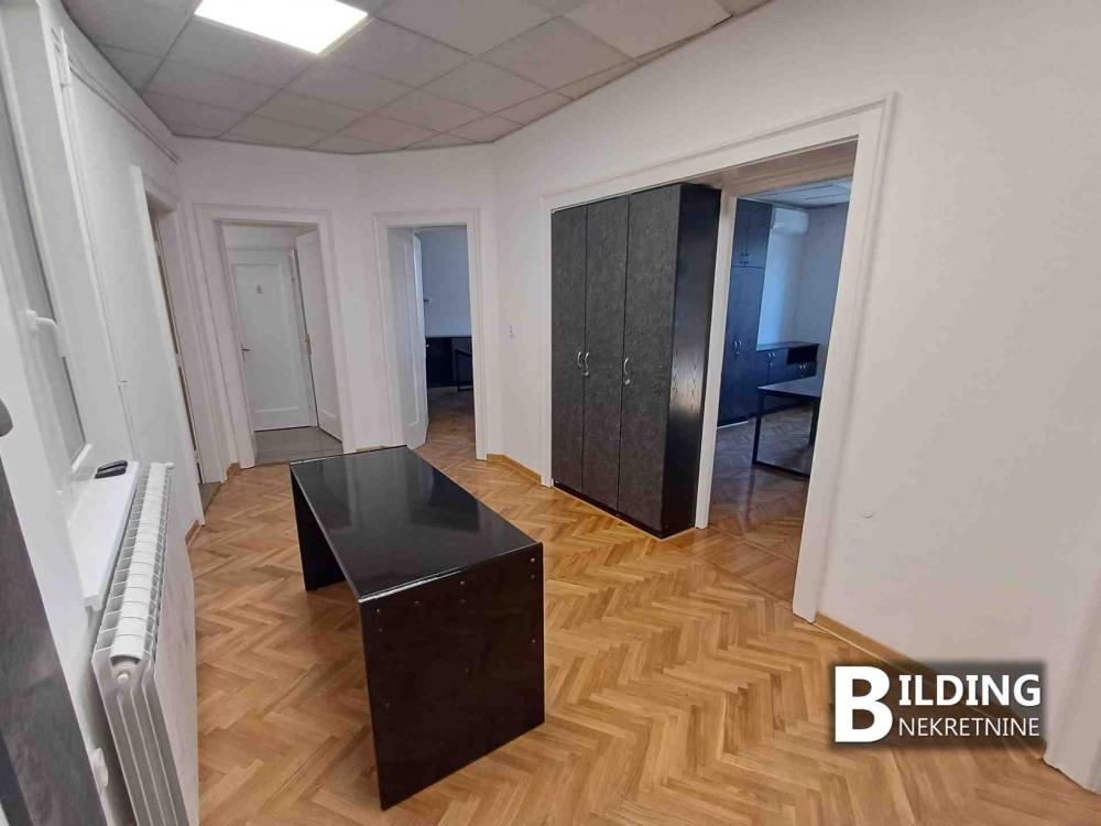 Slika 6 - Bulevar Despota Stefana,  Lokal za izdavanje, 135m2, 1.300€
