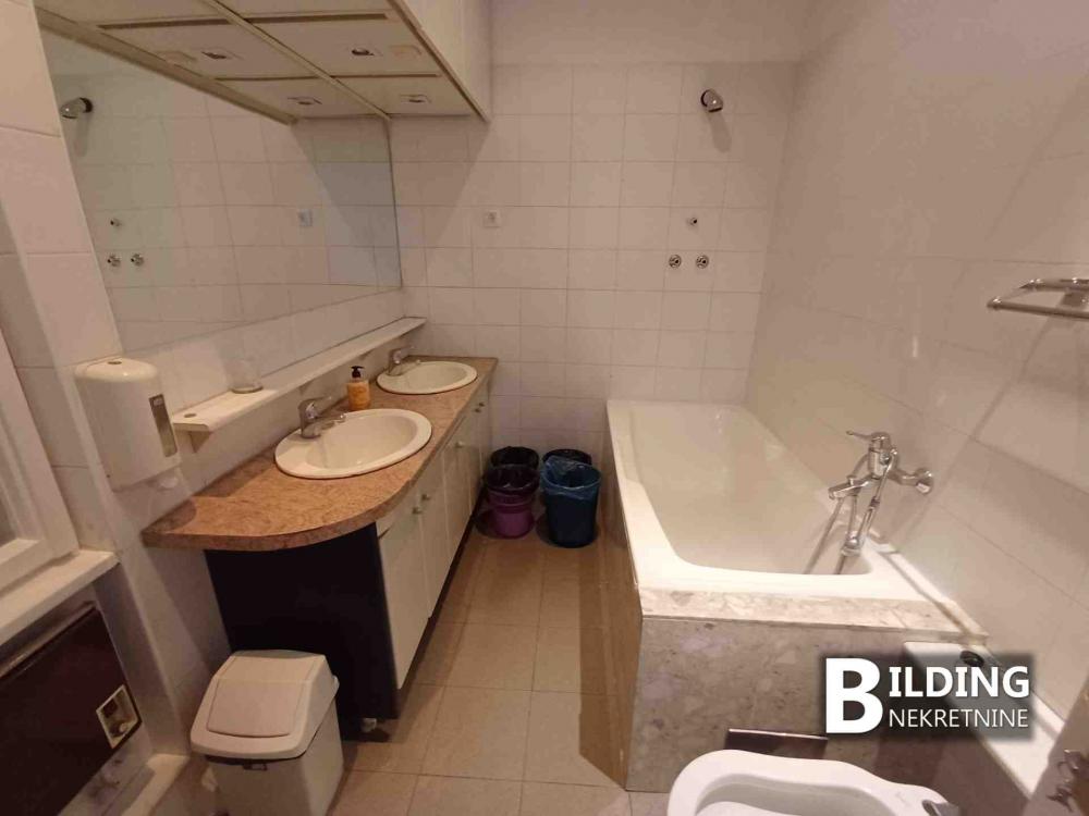 Slika 11 - Bulevar Despota Stefana,  Lokal za izdavanje, 135m2, 1.300€