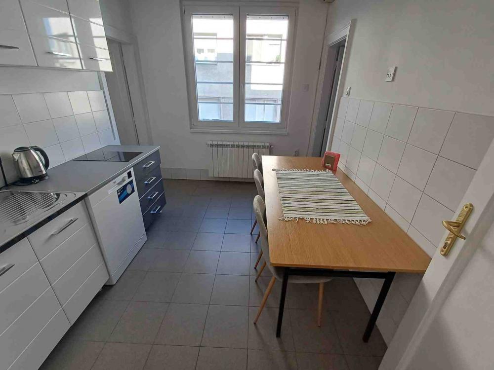 Slika 9 - Bulevar Despota Stefana,  Lokal za izdavanje, 135m2, 1.300€