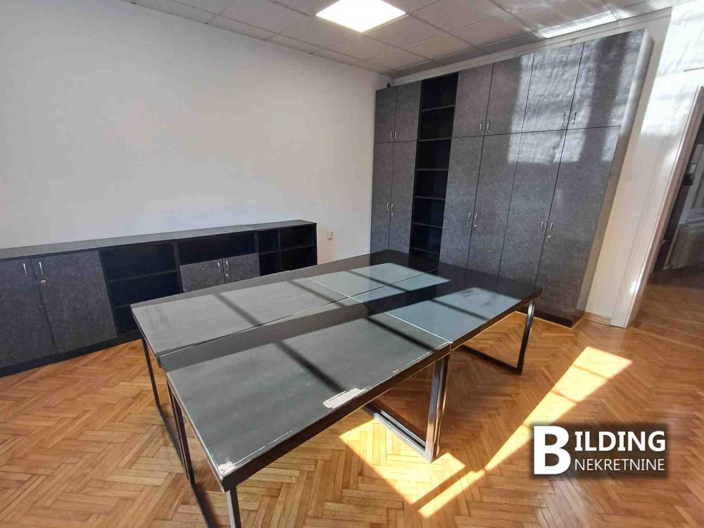 Slika 2 - Bulevar Despota Stefana,  Lokal za izdavanje, 135m2, 1.300€