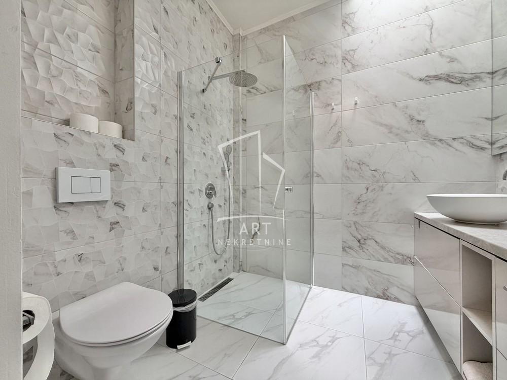 Slika 9 - Čubrina, Trosoban stan na prodaju, 88m2, 510.000€