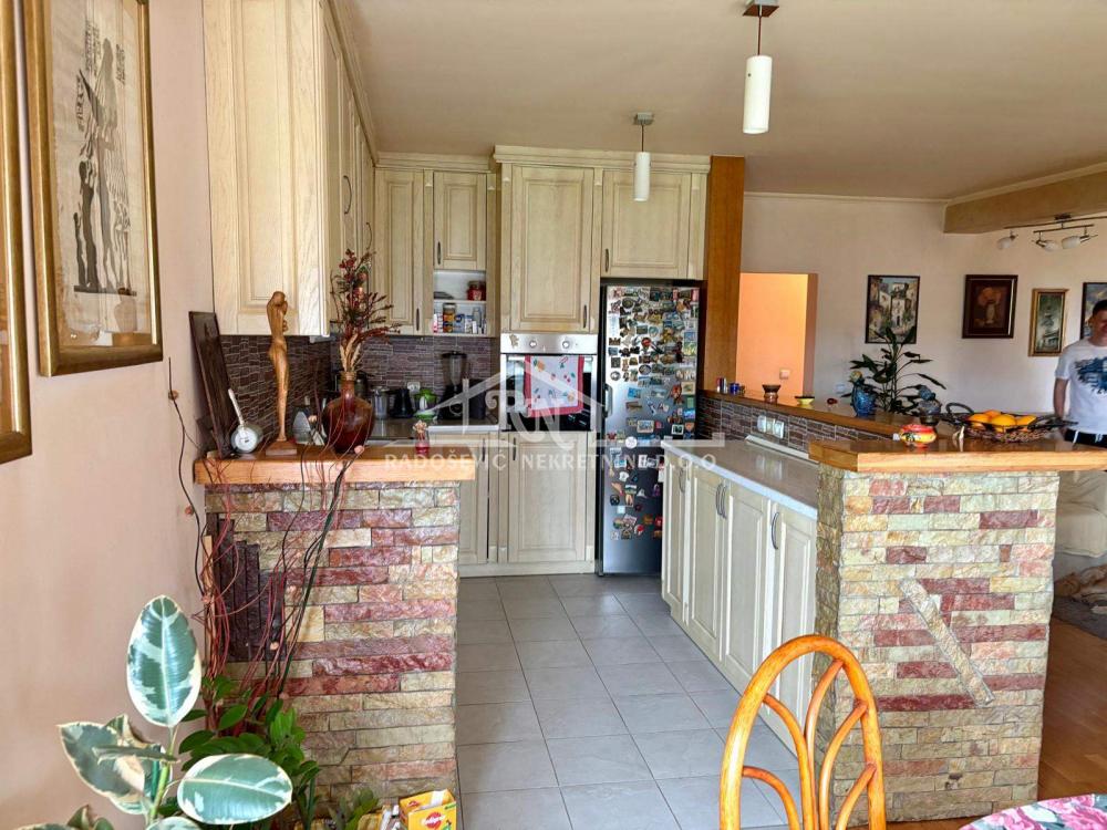 Slika 1 - Baš-Čelika, Četvorosoban stan na prodaju, 89m2, 170.000€