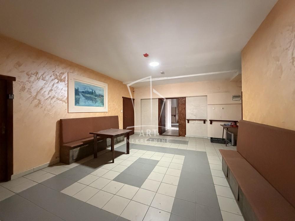 Slika 10 - Smederevski put,  Lokal za izdavanje, 715m2, 4.200€