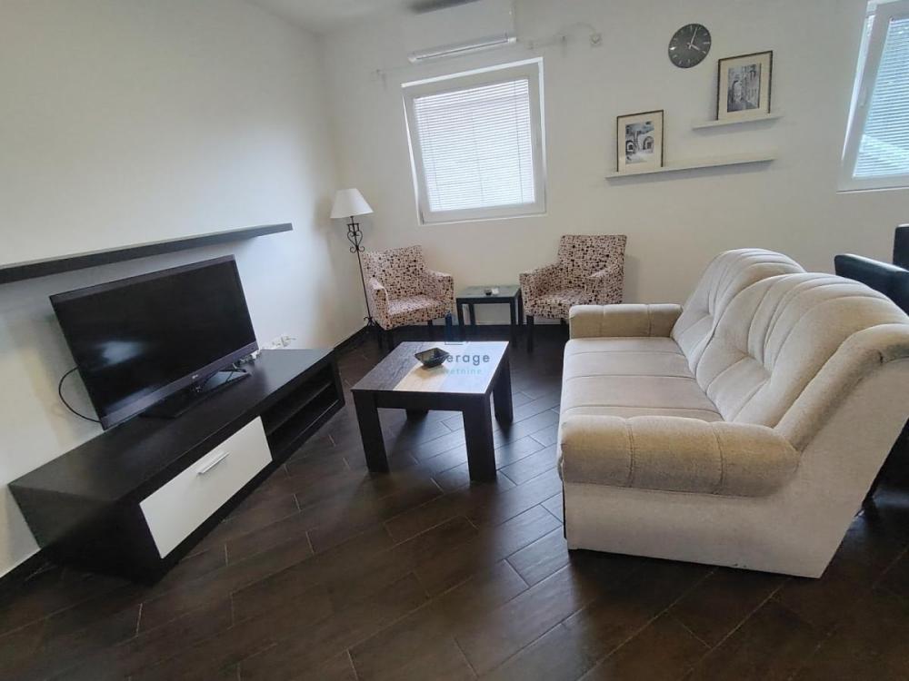 Slika 1 - Hercegovačka, Trosoban stan za izdavanje, 51m2, 450€