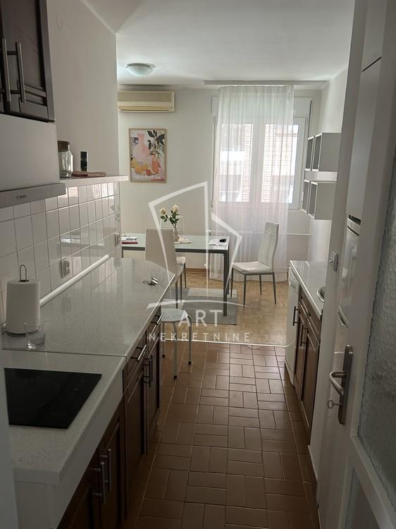 Slika 4 - Jovana Ćirilova, Dvoiposoban stan za izdavanje, 69m2, 800€