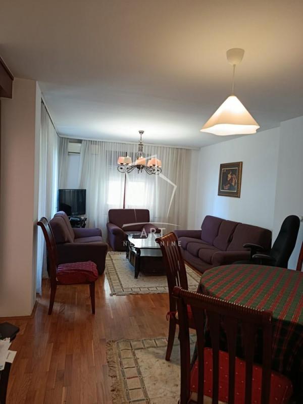 Slika 1 - Metohijska, Četvorosoban stan za izdavanje, 103m2, 850€