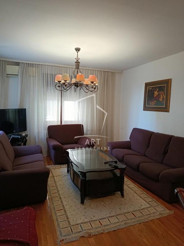 Glavna slika -Metohijska, Četvorosoban stan za izdavanje, 103m2, 850€
