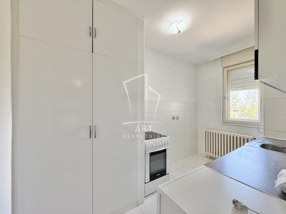 Slika 9 - Sretena Mladenovića Mike, Dvoiposoban stan na prodaju, 40m2, 125.000€
