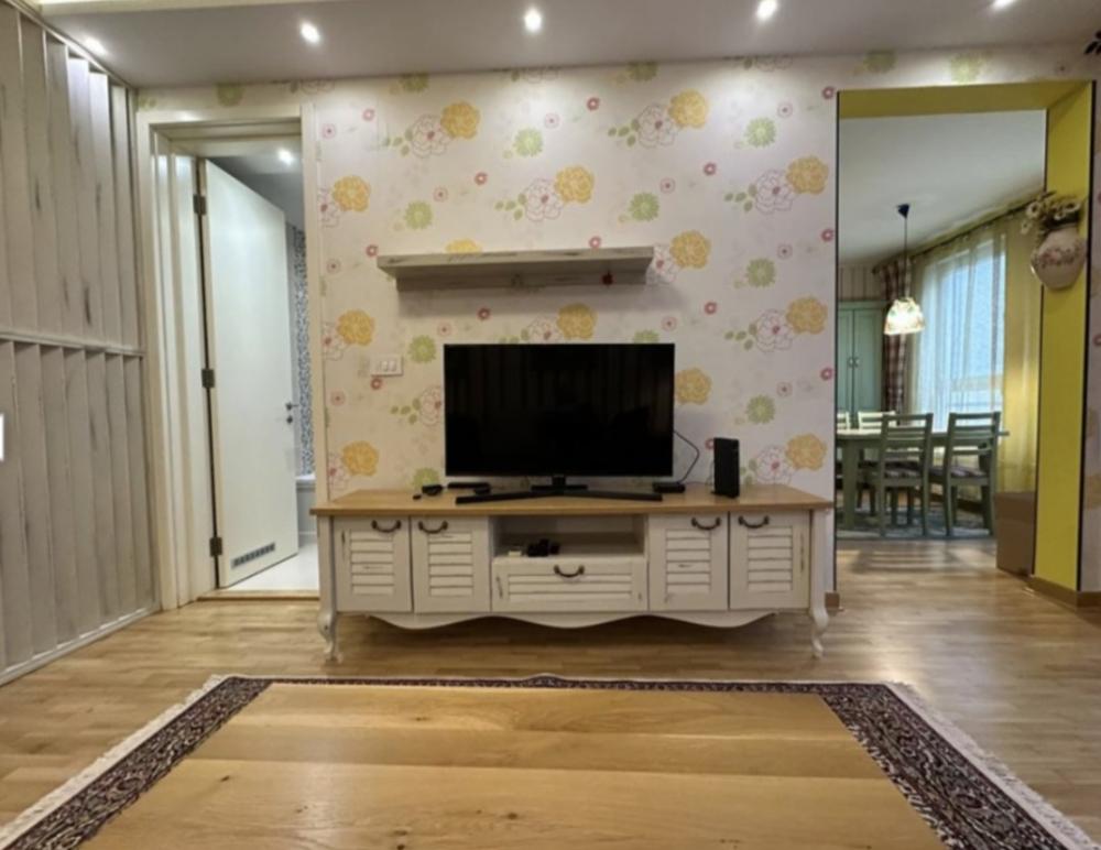 Slika 2 - Jurija Gagarina, Trosoban stan za izdavanje, 102m2, 1.400€