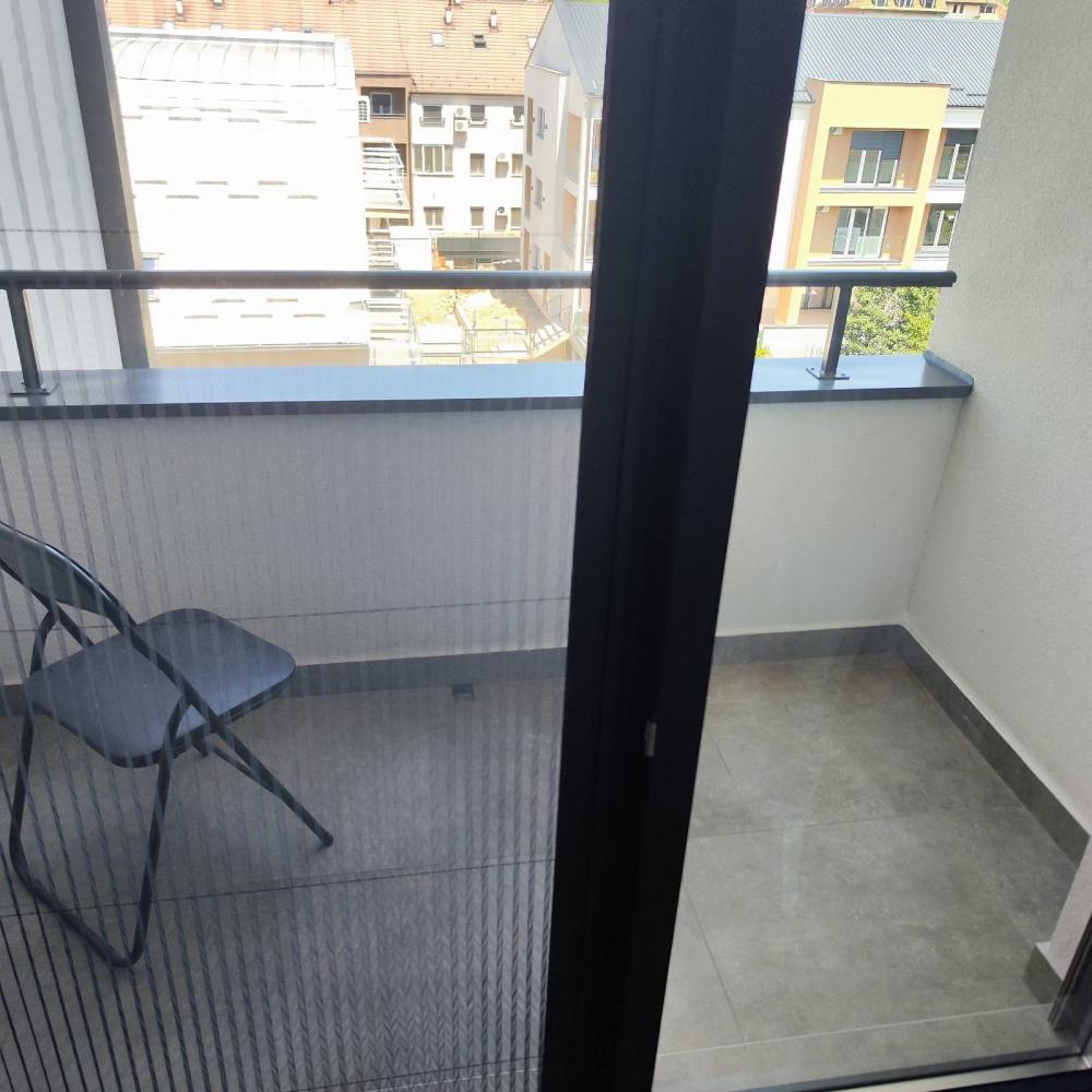 Slika 4 - Ugrinovačka, Jednoiposoban stan za izdavanje, 42m2, 690€