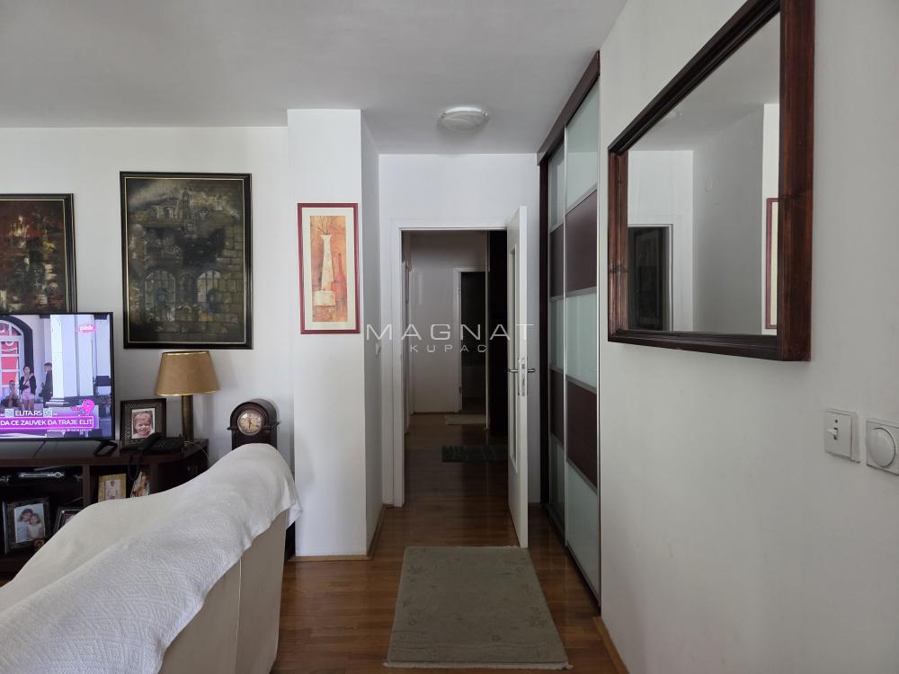 Slika 2 - Metohijska, Četvorosoban stan na prodaju, 109m2, 380.000€