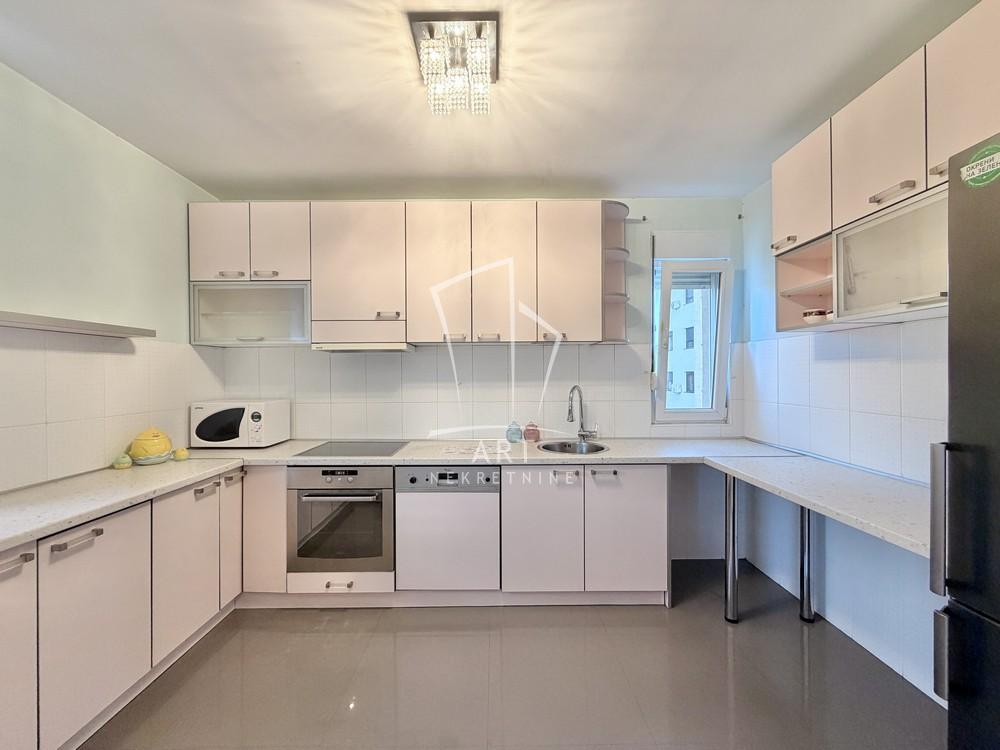 Slika 5 - Dragana Rakića, Trosoban stan na prodaju, 84m2, 304.500€