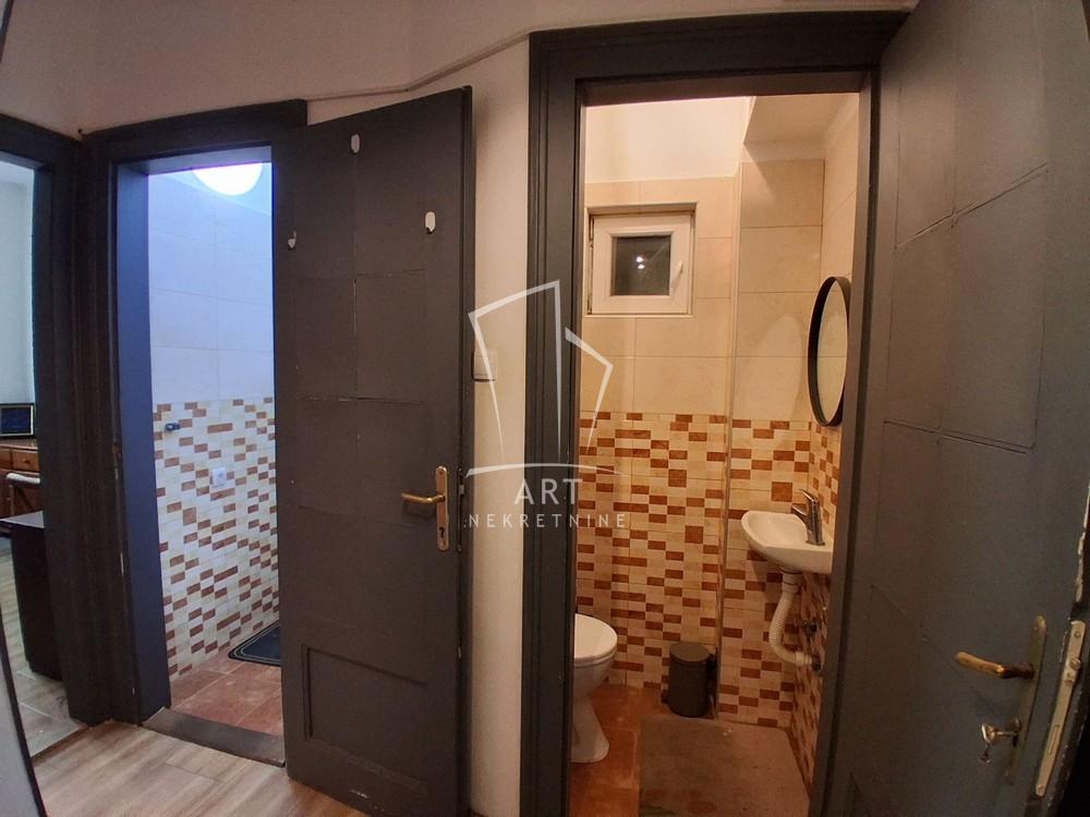 Slika 10 - Kursulina,  Lokal za izdavanje, 64m2, 850€