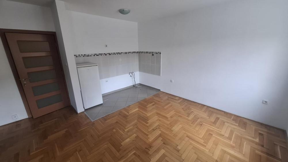 Slika 1 - Dvosoban stan za izdavanje, 67m2, 500€
